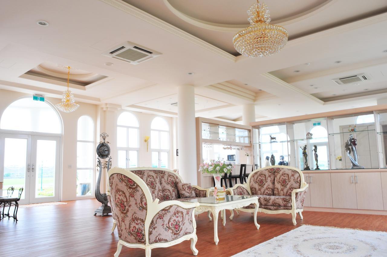 Sigma Castle Apartment Yilan Exterior foto