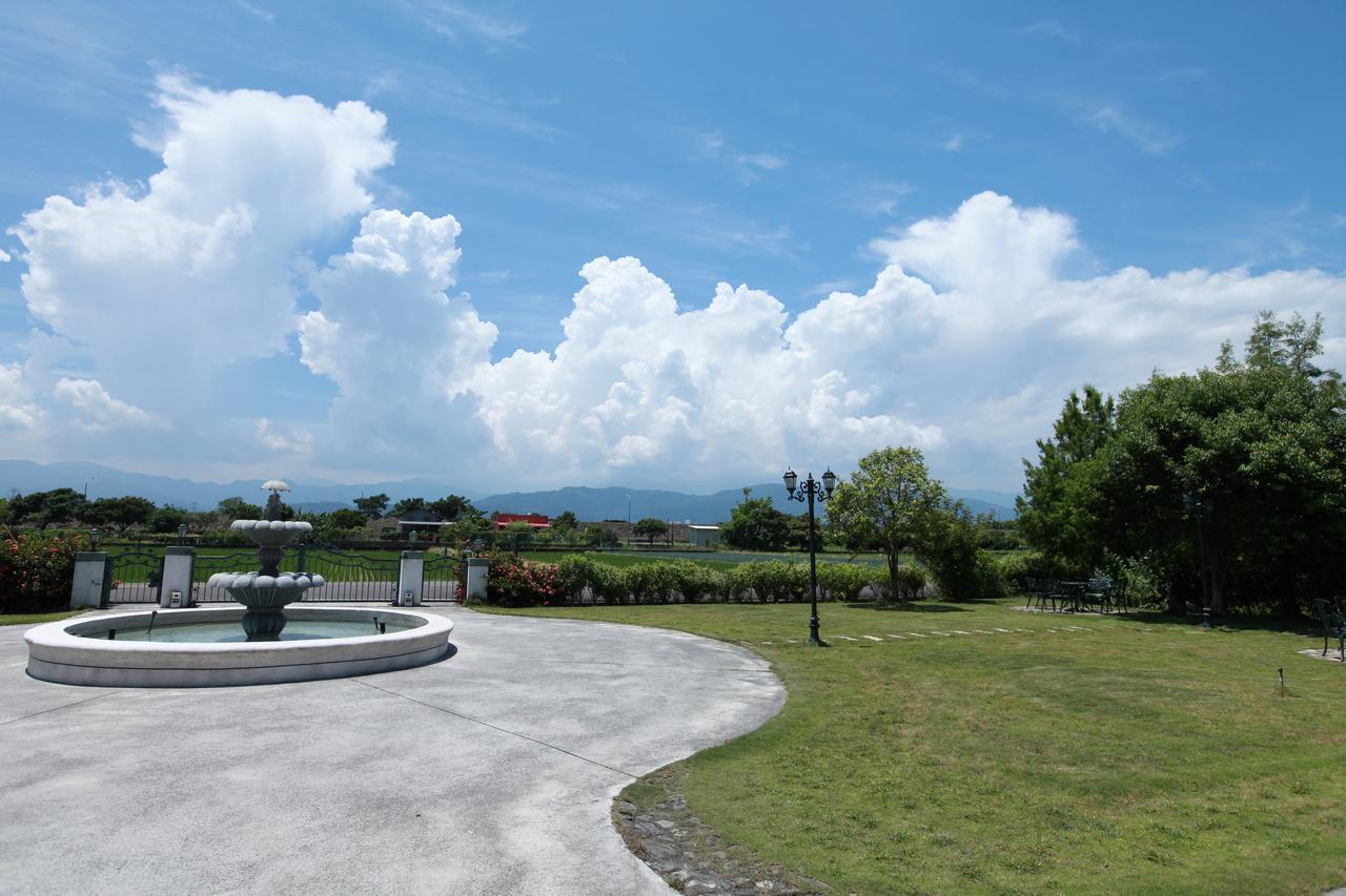 Sigma Castle Apartment Yilan Exterior foto
